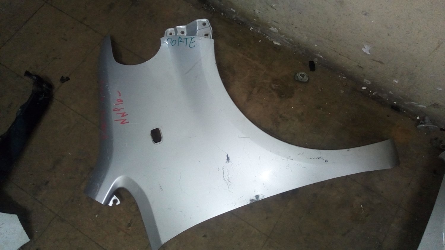 Toyota porte wing