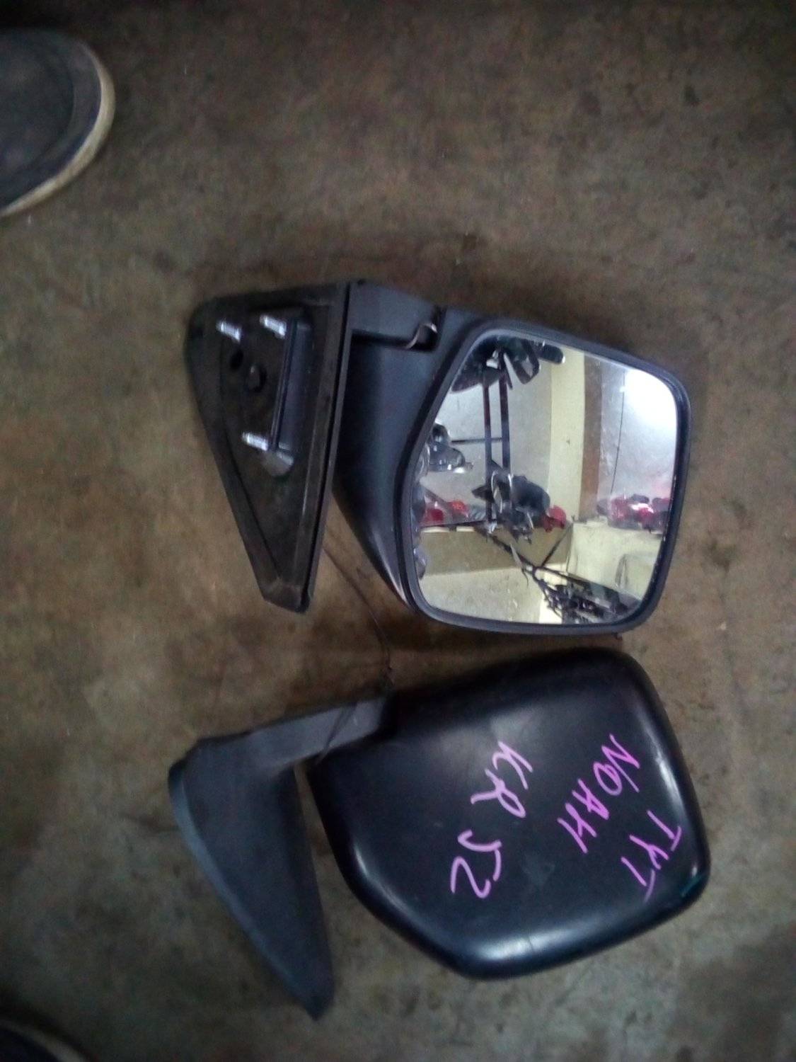 Toyota noah kr52 side mirror