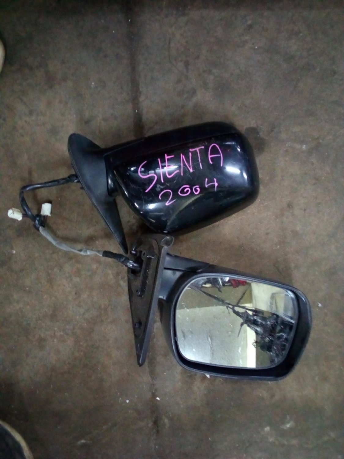 Toyota sienta 2004 side mirror