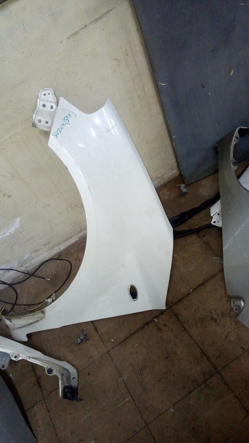 Suzuki swift sx4 wing