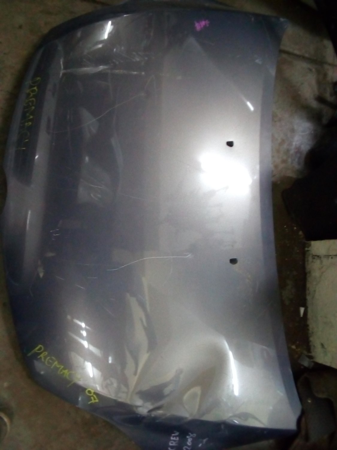 Toyota premacy bonnet