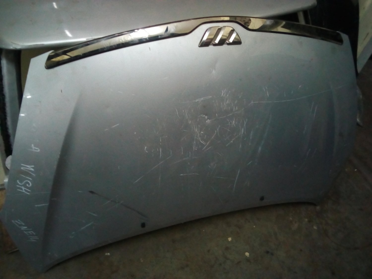 Toyota wish bonnet
