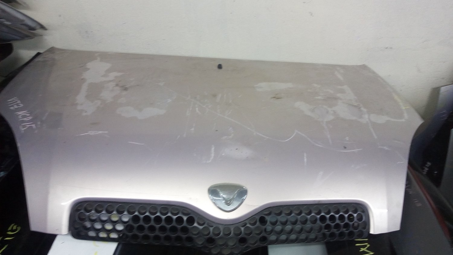 Toyota Vitz ncp15 bonnet