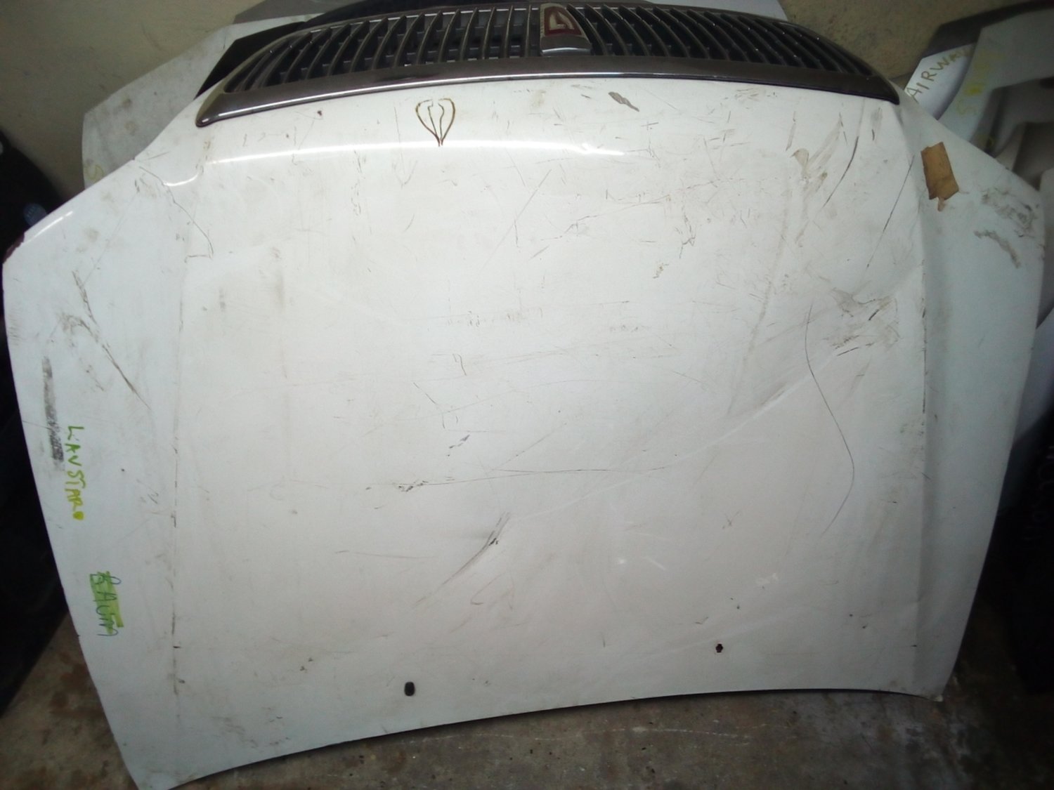 Toyota lavista bonnet