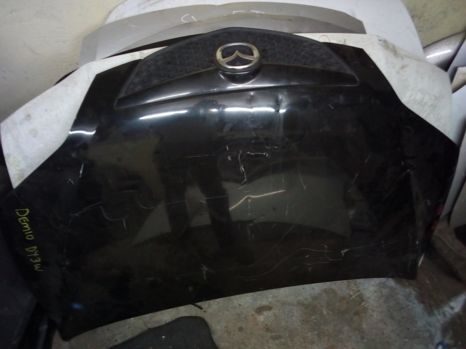 Mazda demio dy3w bonnet