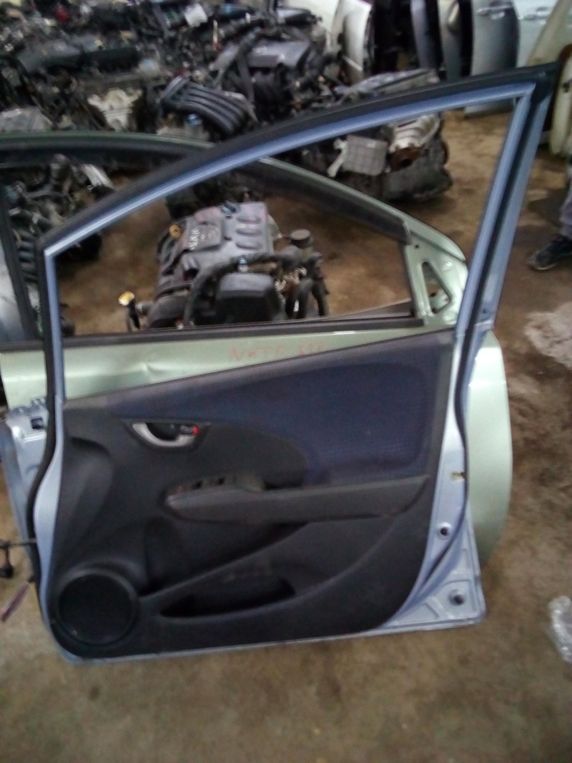 Honda fit 2009drivers door