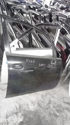 Mitsubishi colt front right door