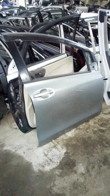 Toyota Vitz 2010 front right door