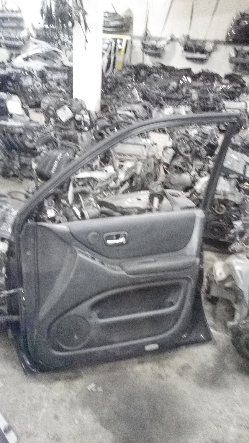 Toyota Kluger 2004 front right door