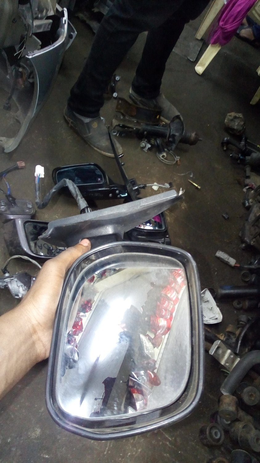 Toyota  Sienta nsp85 side mirrir