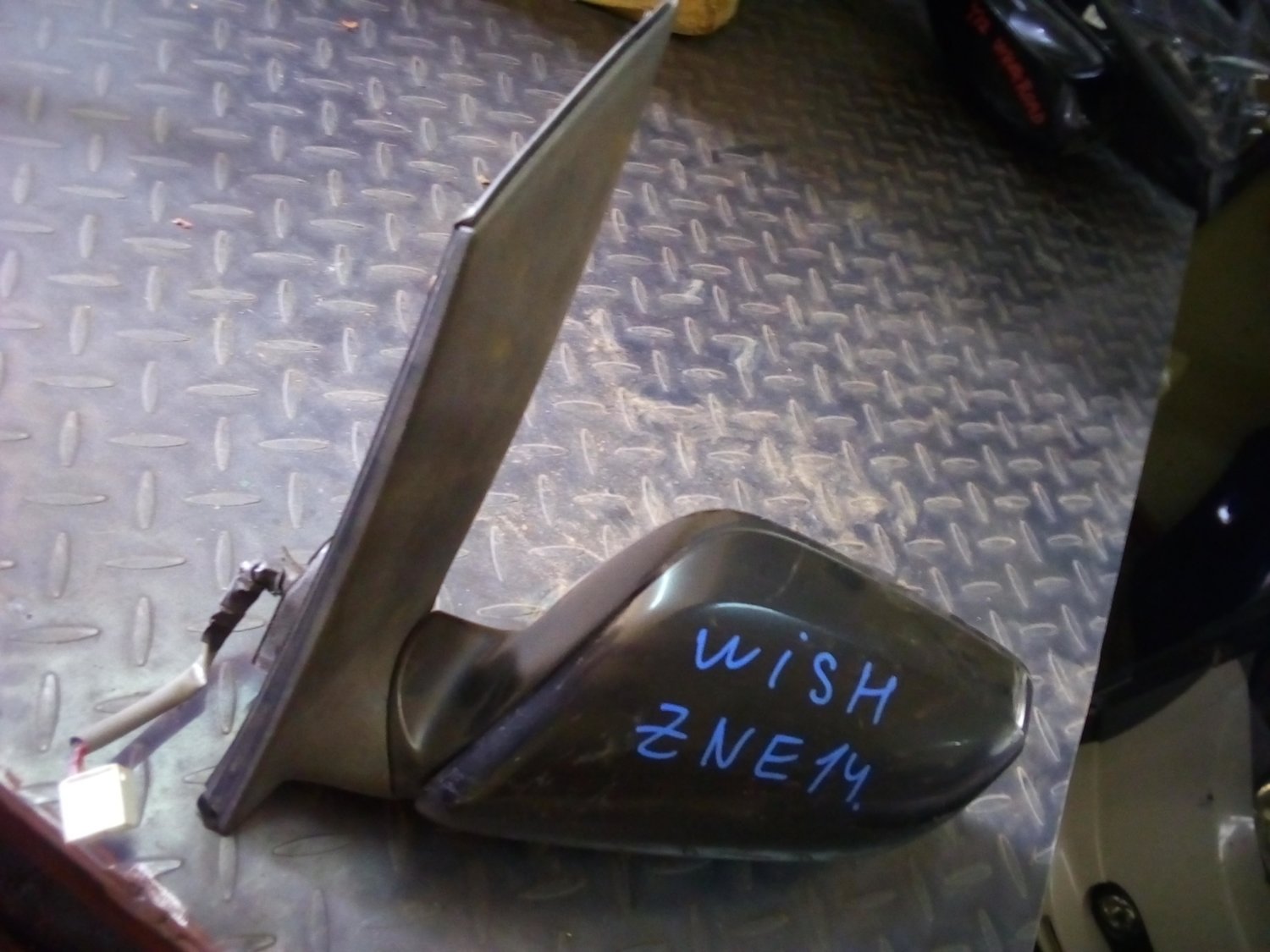 Toyota wish left sidemirror