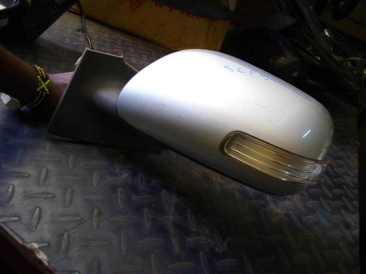 Toyota vitz left sidemirror (with indicator )