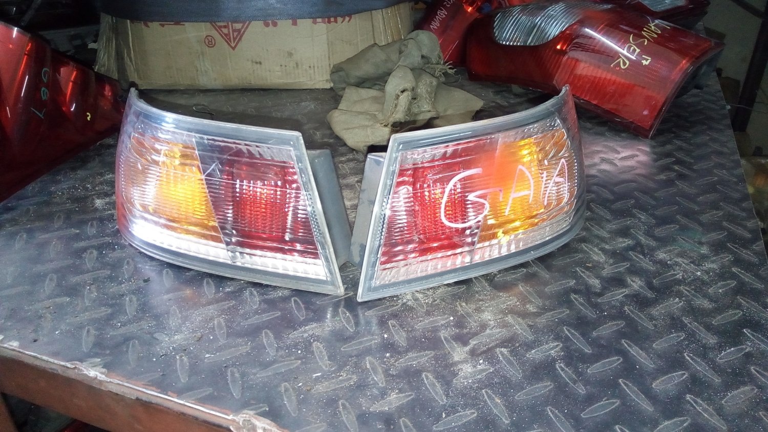 Toyota Gaia tail lights