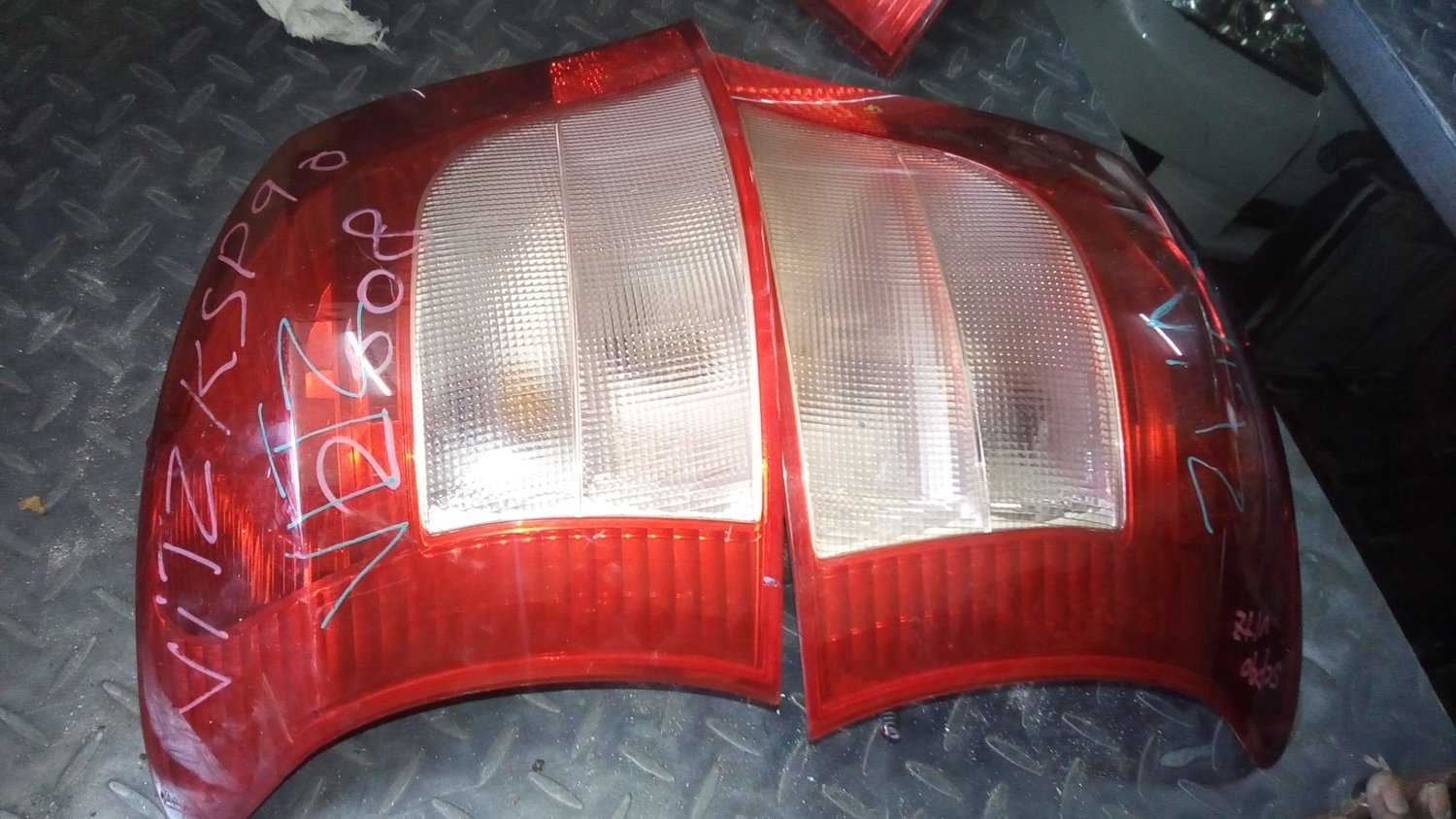Vitz 2008 tail lights