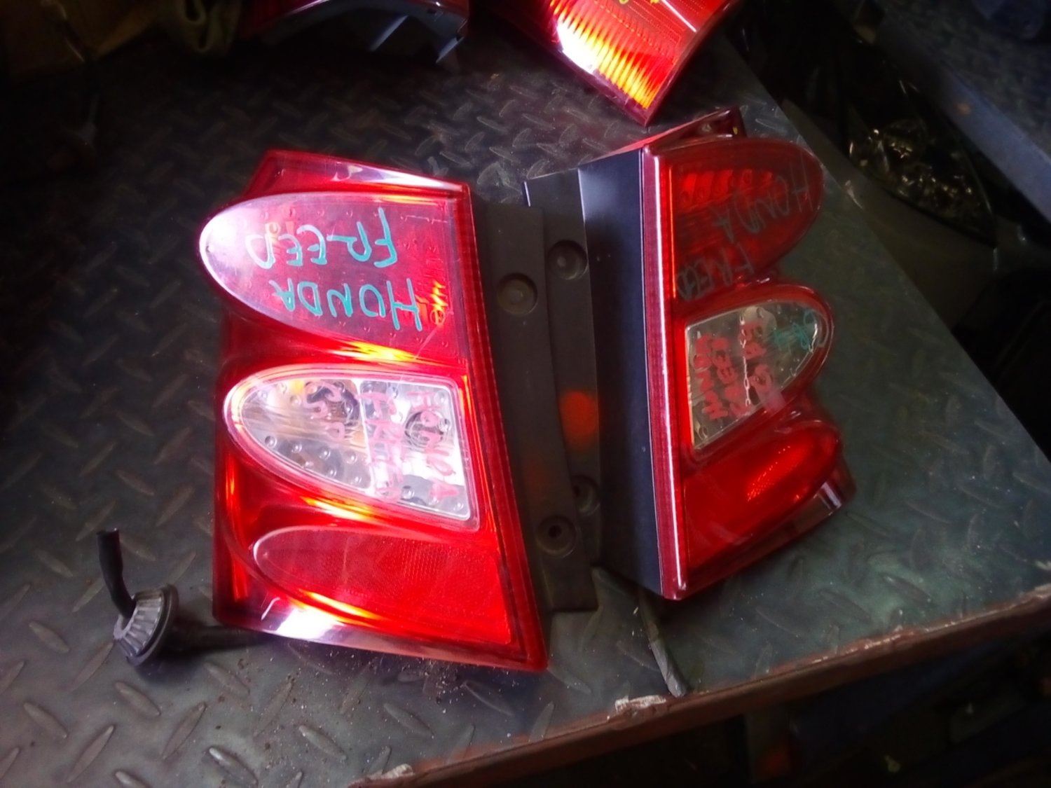 Honda freed tail lights 