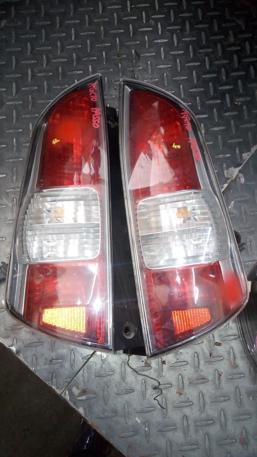 Passo kgc10 tail lights