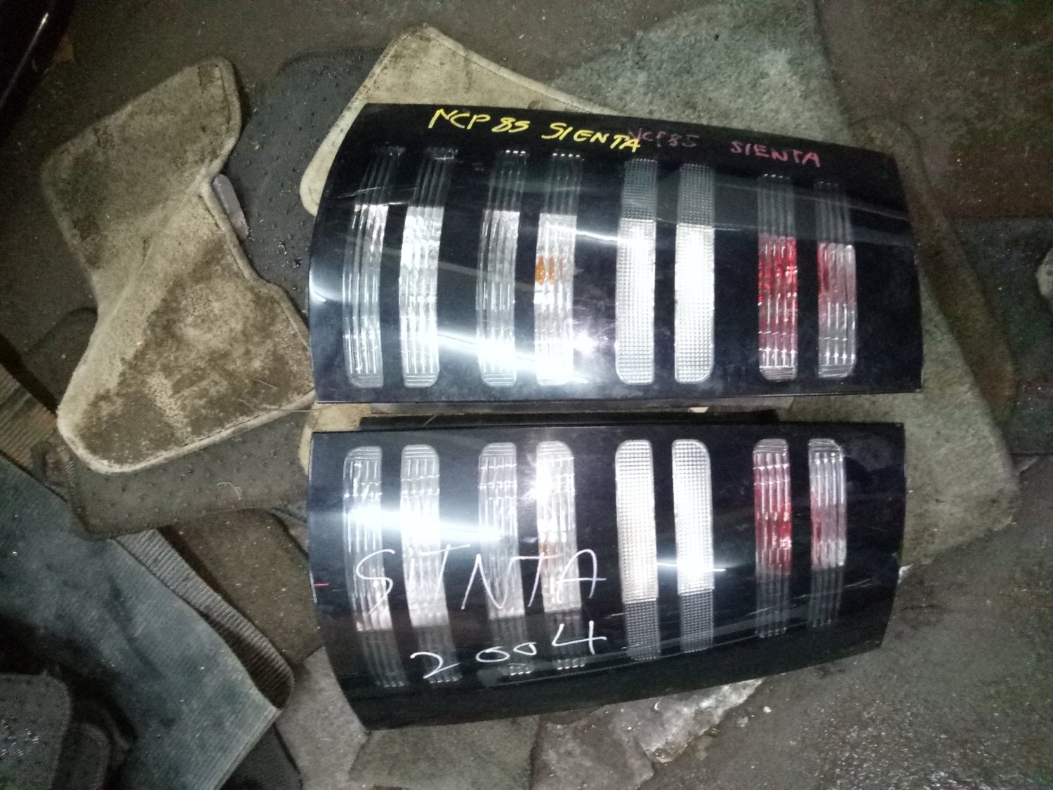 Toyota Sienta Taillights