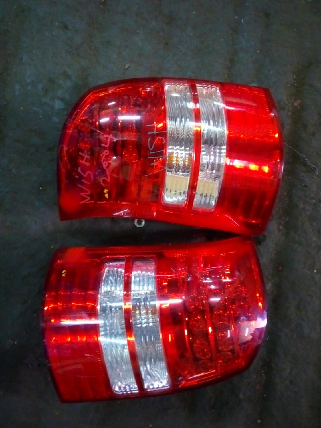 Toyota wish taillights