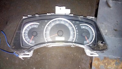 Toyota Isis speedometer