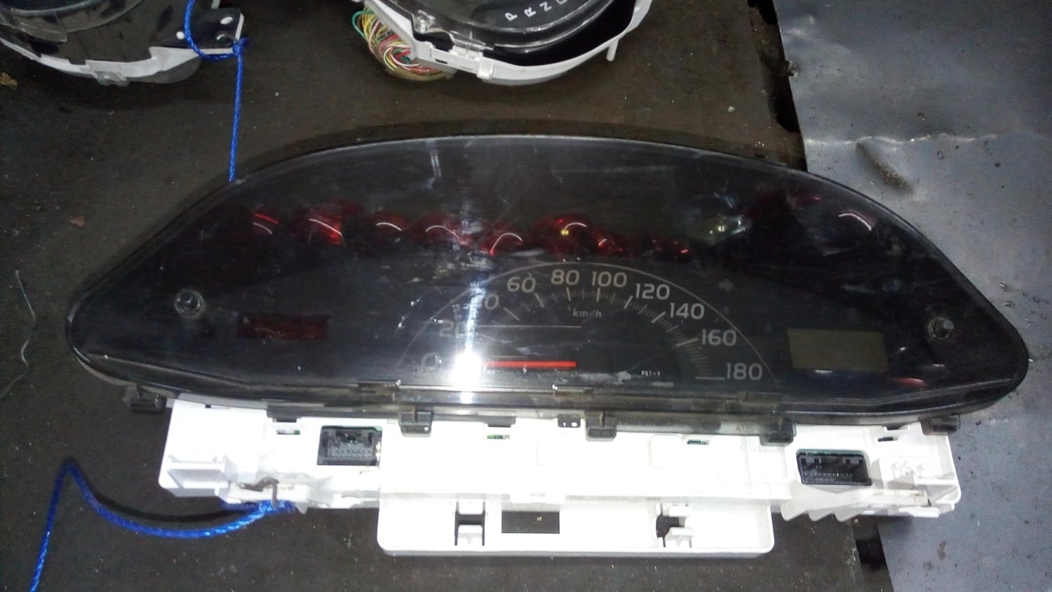 Toyota Vitz scp 90 speedometer