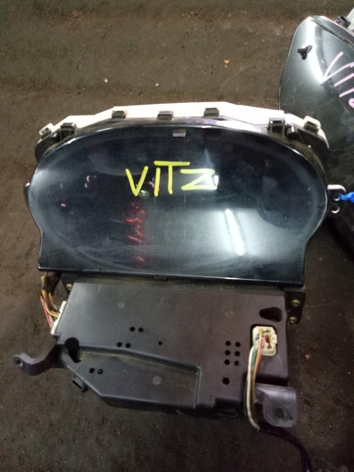 Toyota Vitz clock