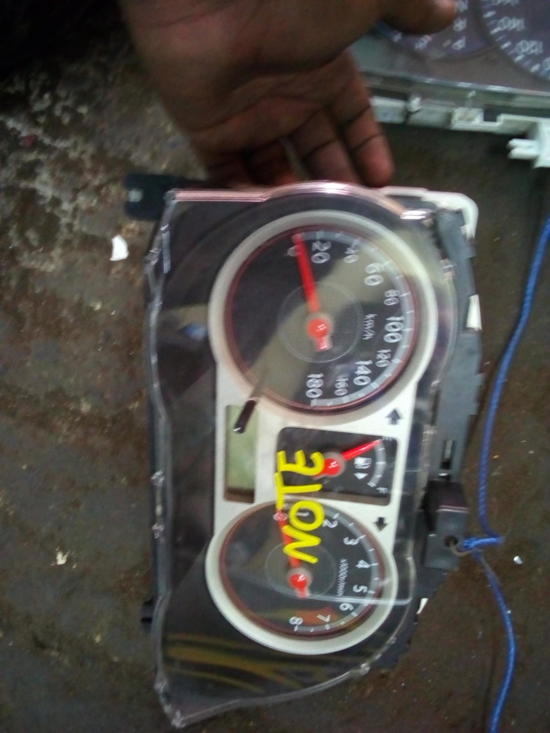 Nissan Note clock
