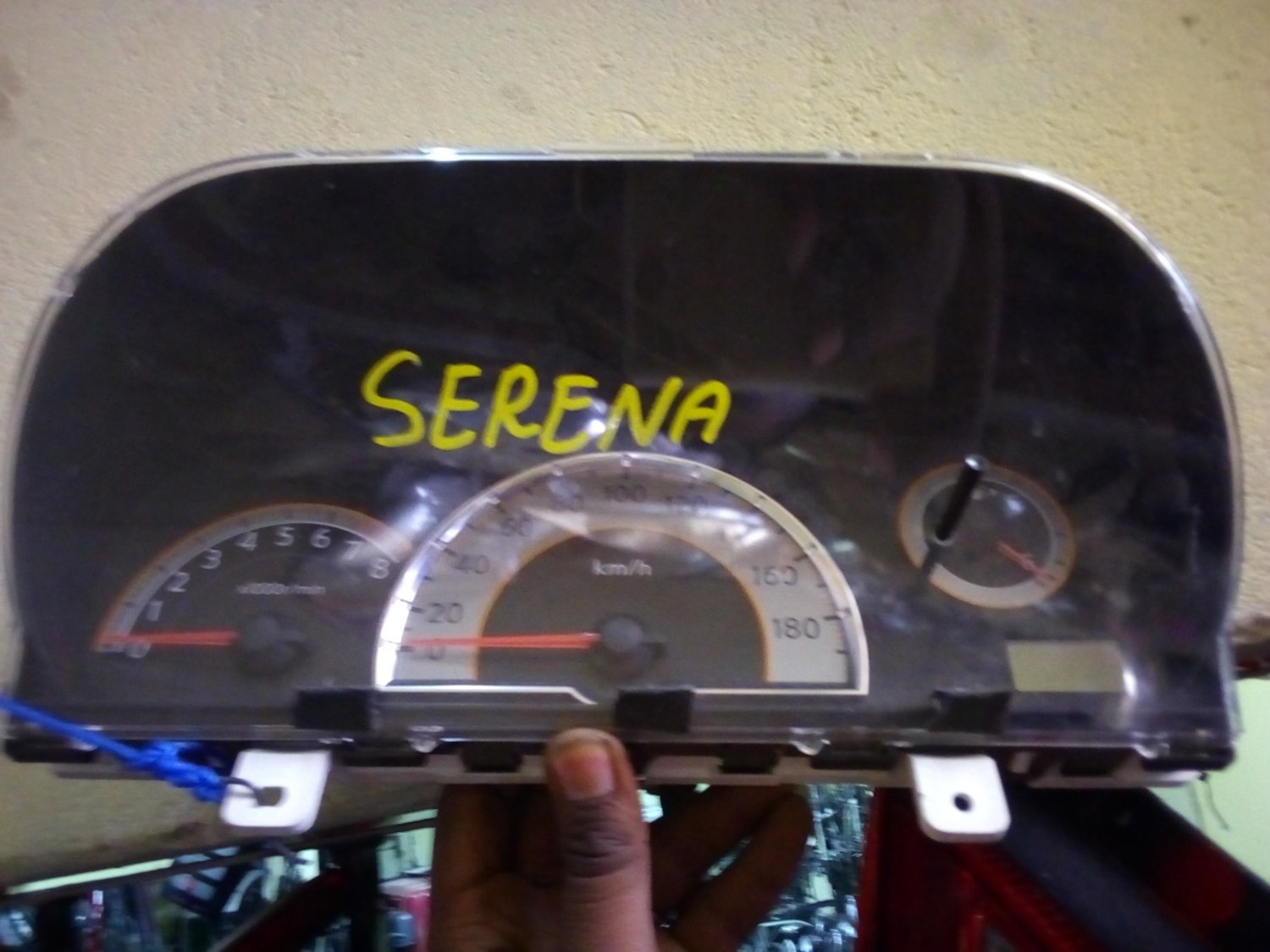 Nissan serena clock