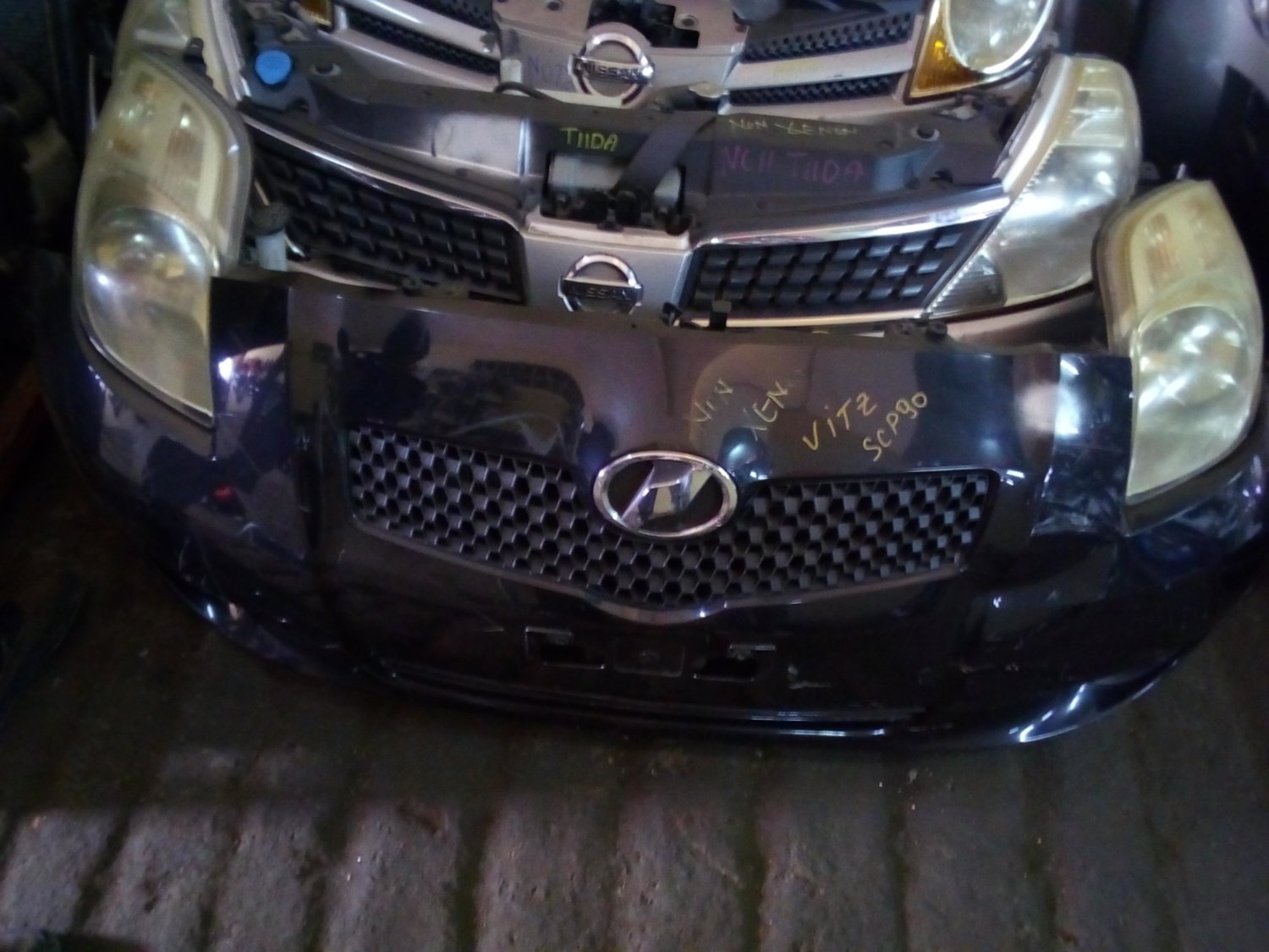 Toyota vitz nosecut