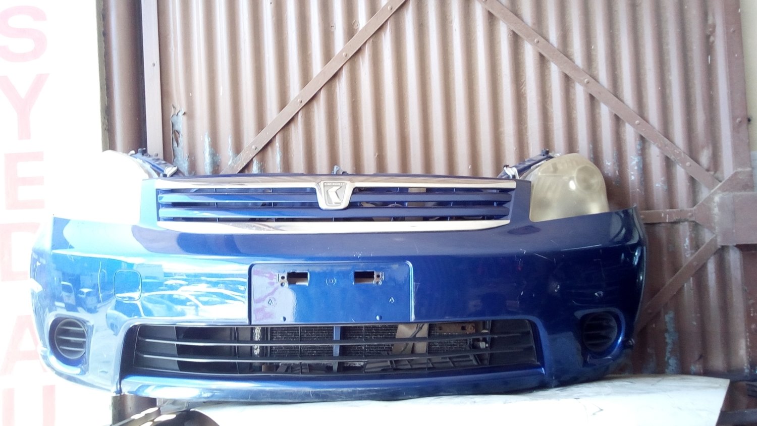 Toyota raum nose cut