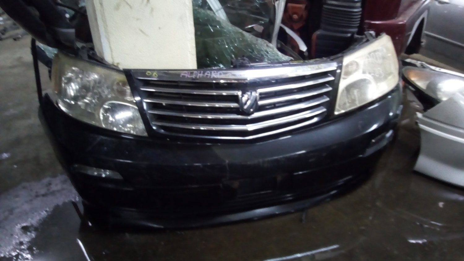 Toyota Alphard nose cut