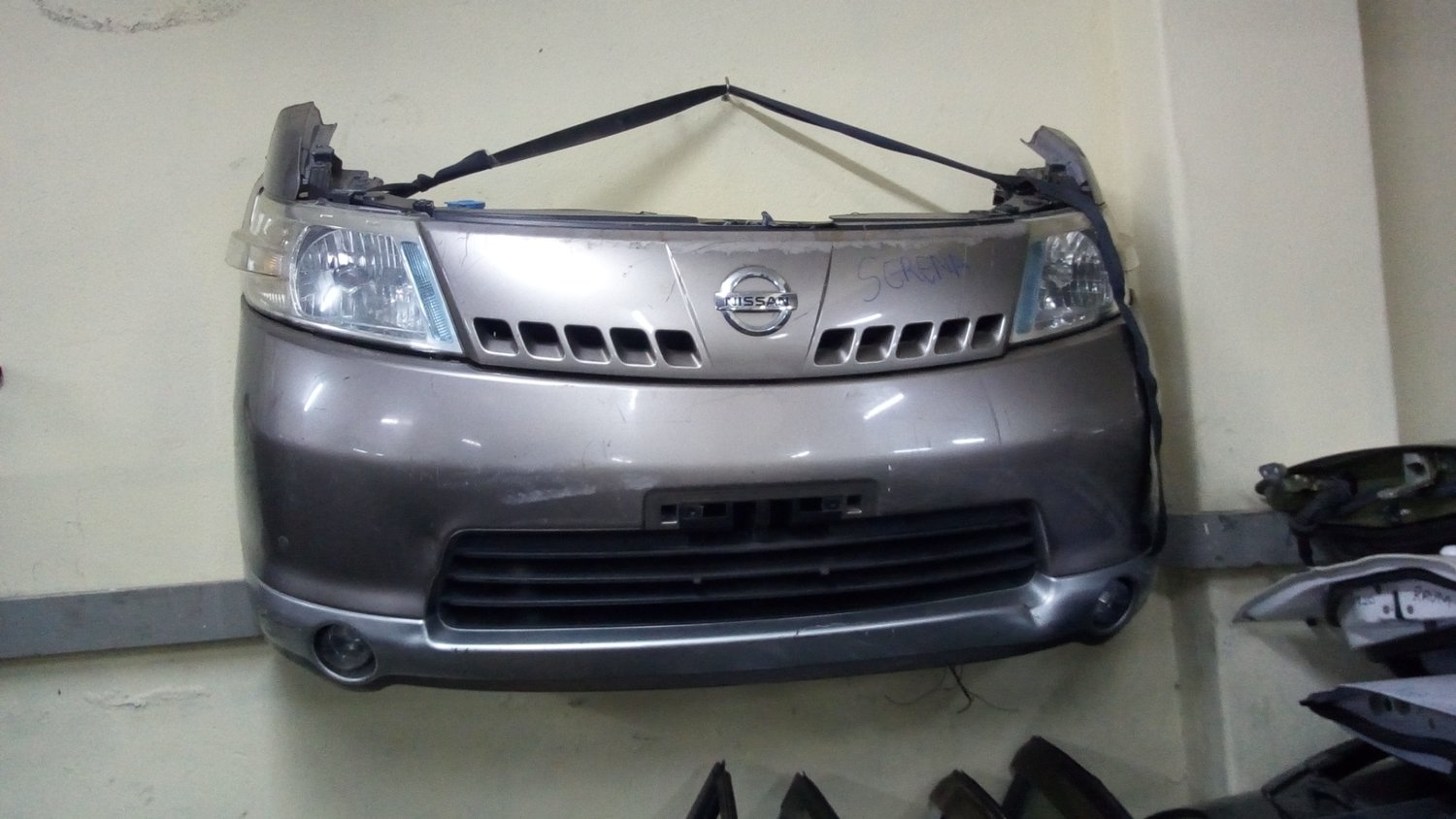 Nissan serena nose cut