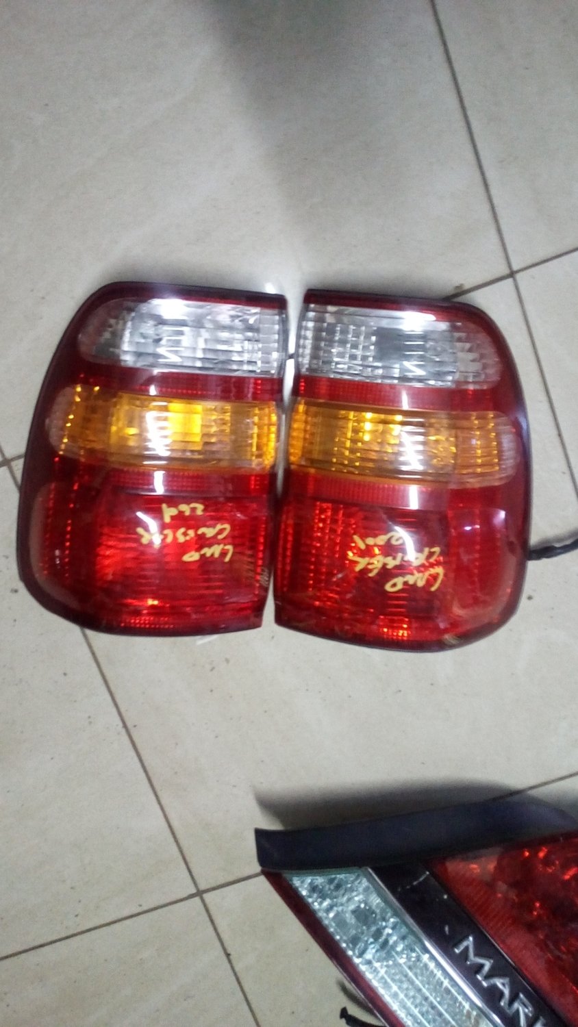 Land cruiser 2001 tail light