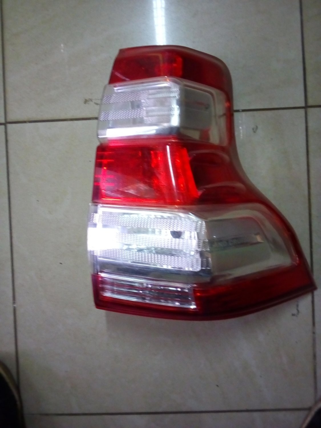 Land cruiser v8 tail lights