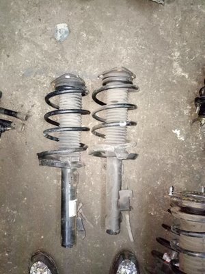 Toyota premacy front shocks