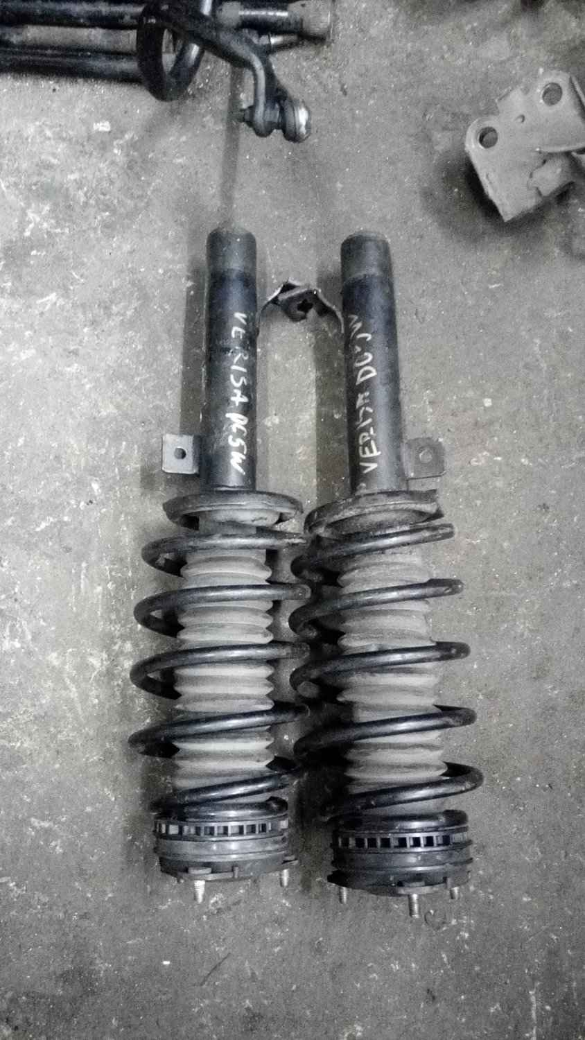 Toyota verisa front shocks