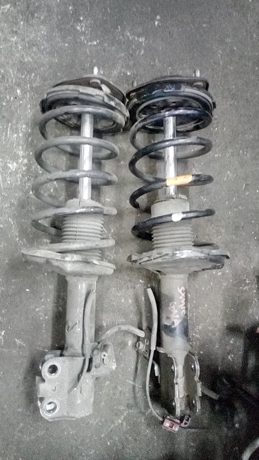 Toyota gaia front shock Toyota gaia front shock