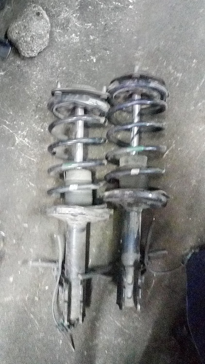 Toyota Ipsum front shocks Toyota Ipsum front shocks