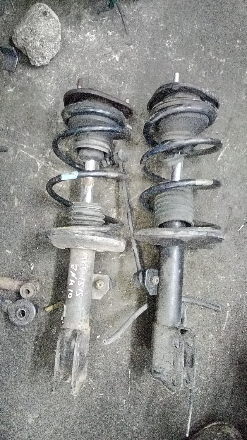 Toyota Isis front shocks Toyota Isis front shocks