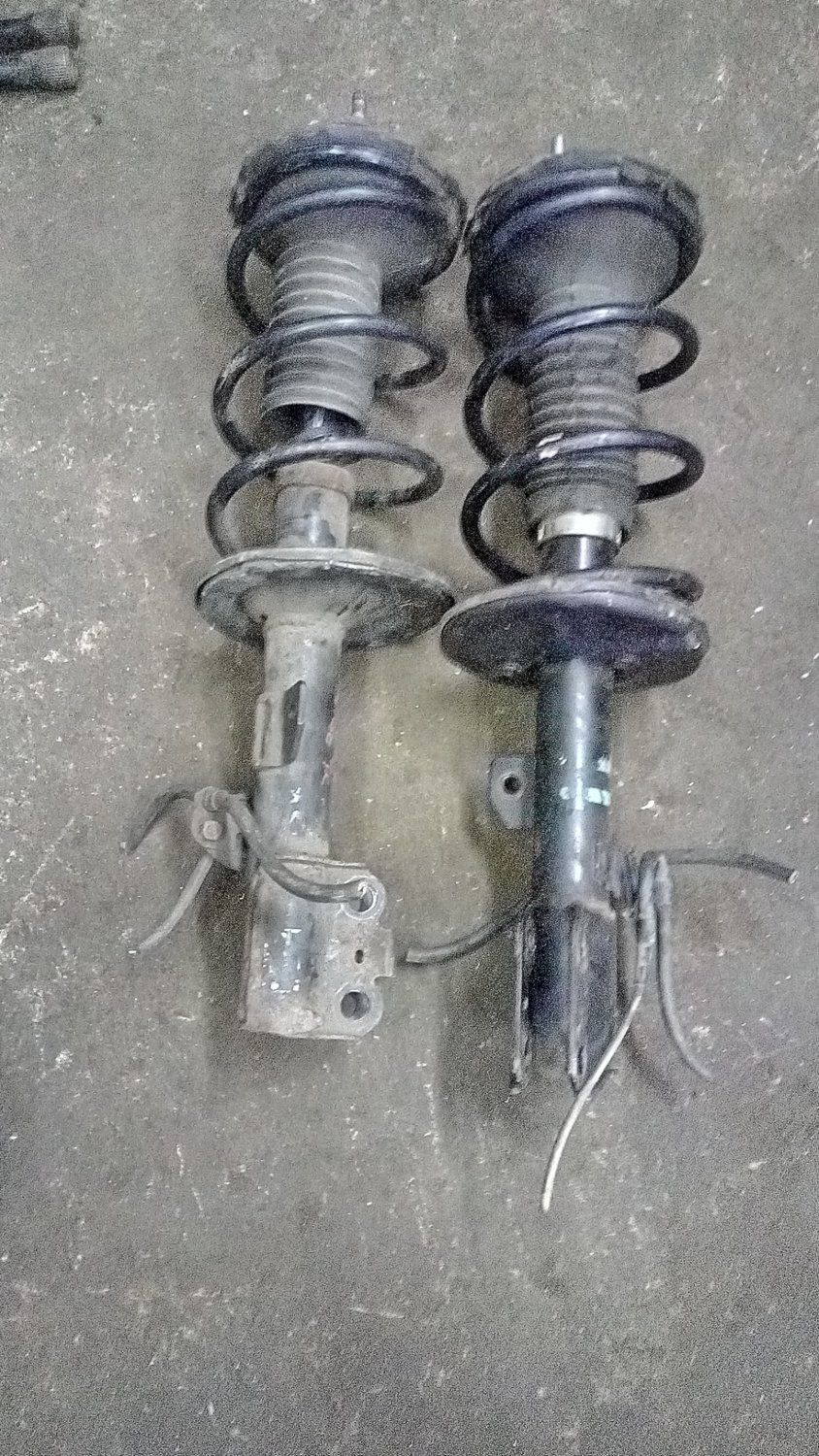 Toyota voxy front shocks