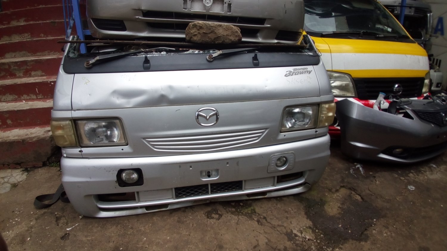 Mazda bongo browny nose cut