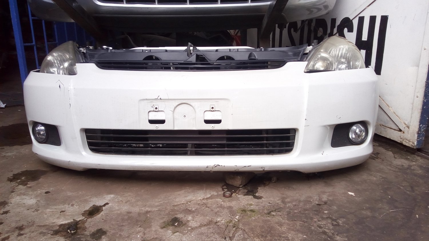 Toyota wish 2002 nose cut