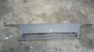 Toyota vannette grill