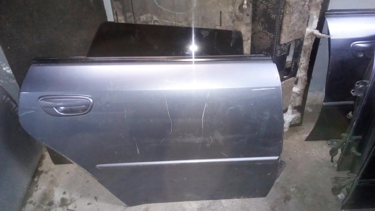 Subaru legacy bp5 back right door