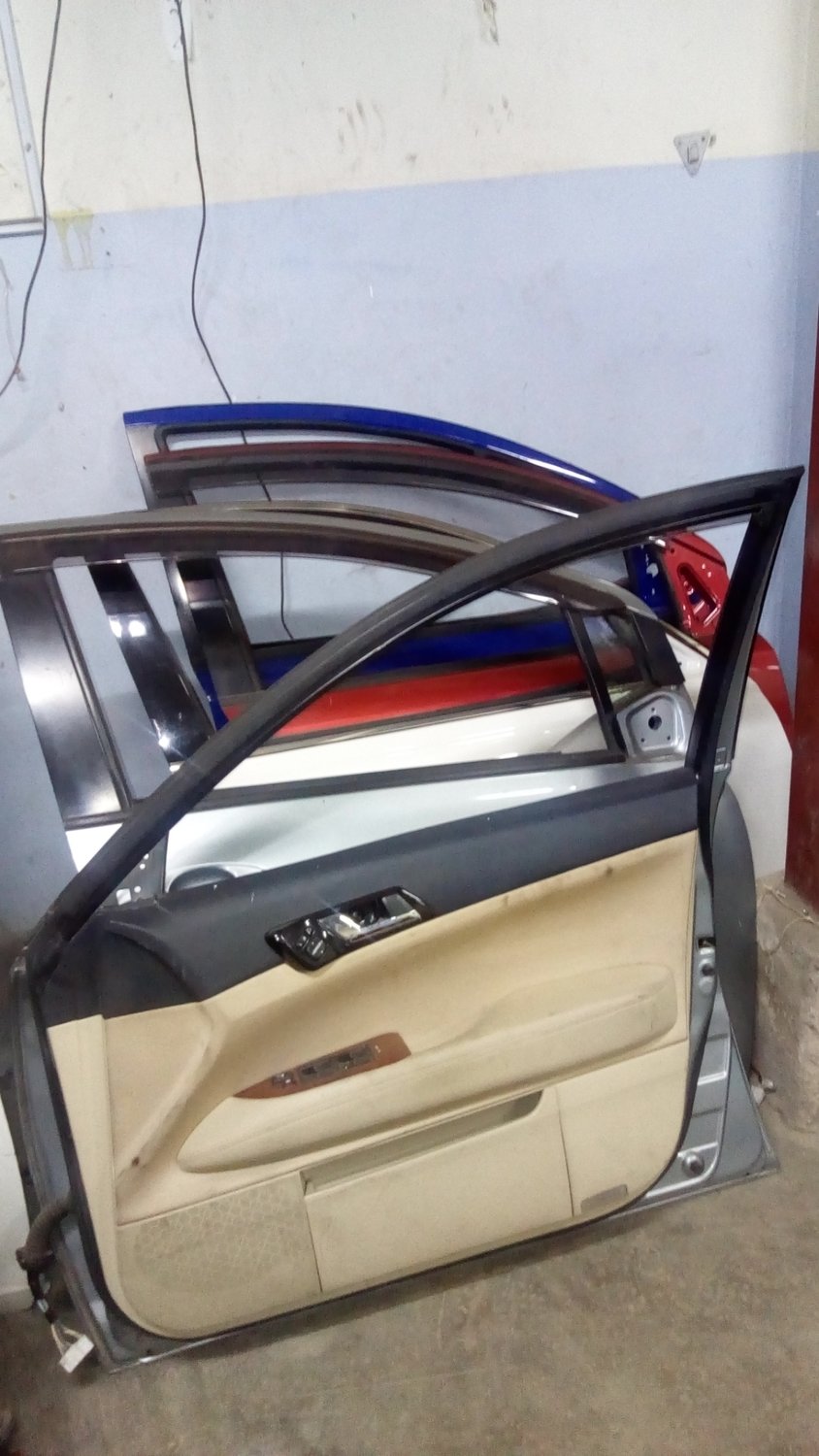 Toyota mark x driver door