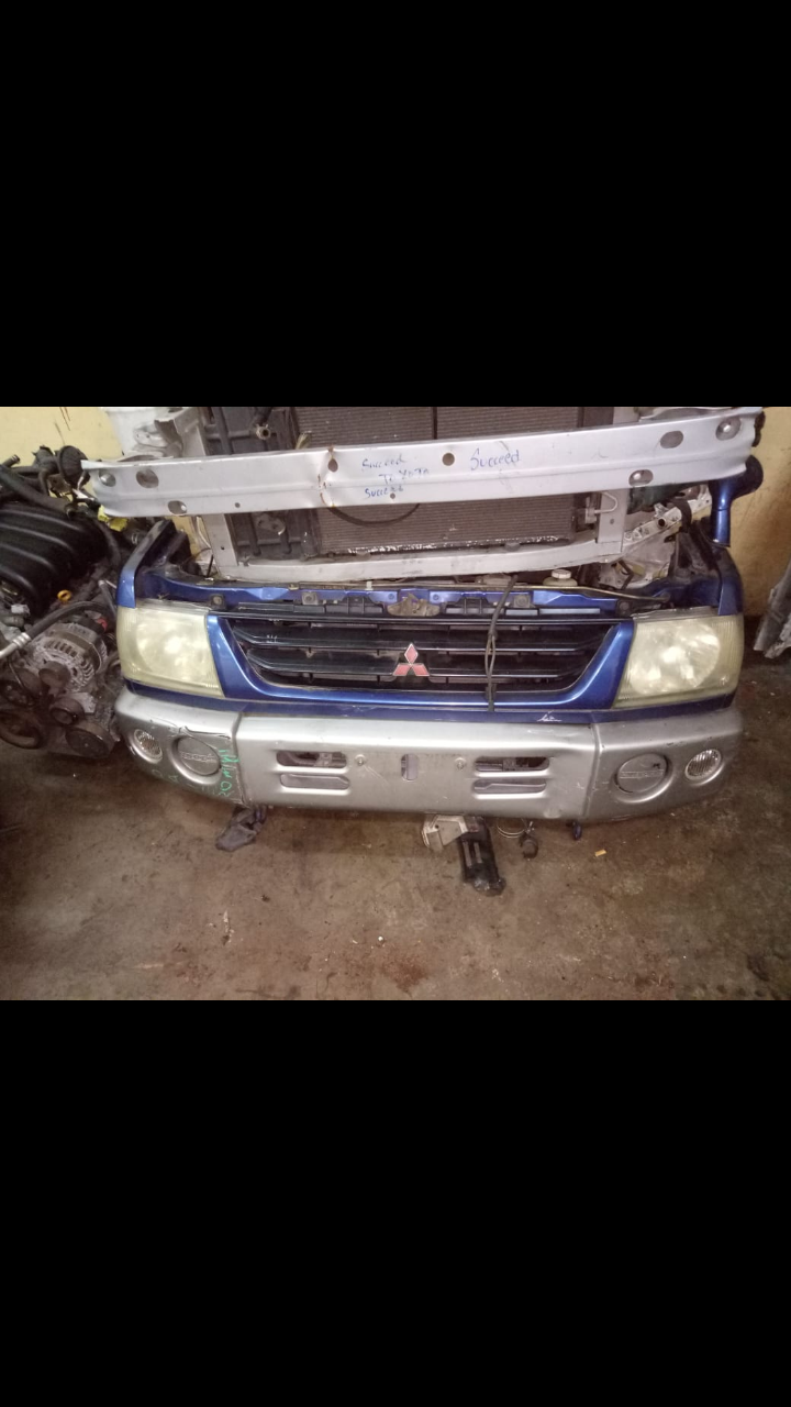 Mitsubishi Pajero io Nosecut