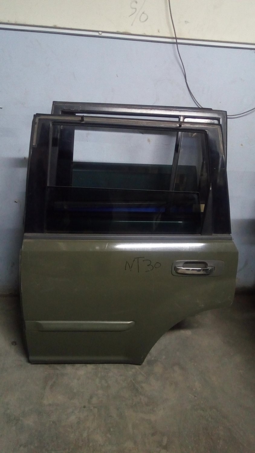 Nissan x trail back left