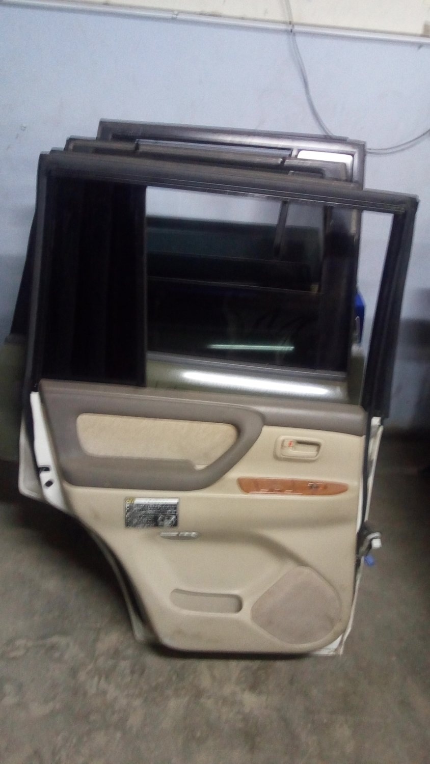 Land cruiser back left door
