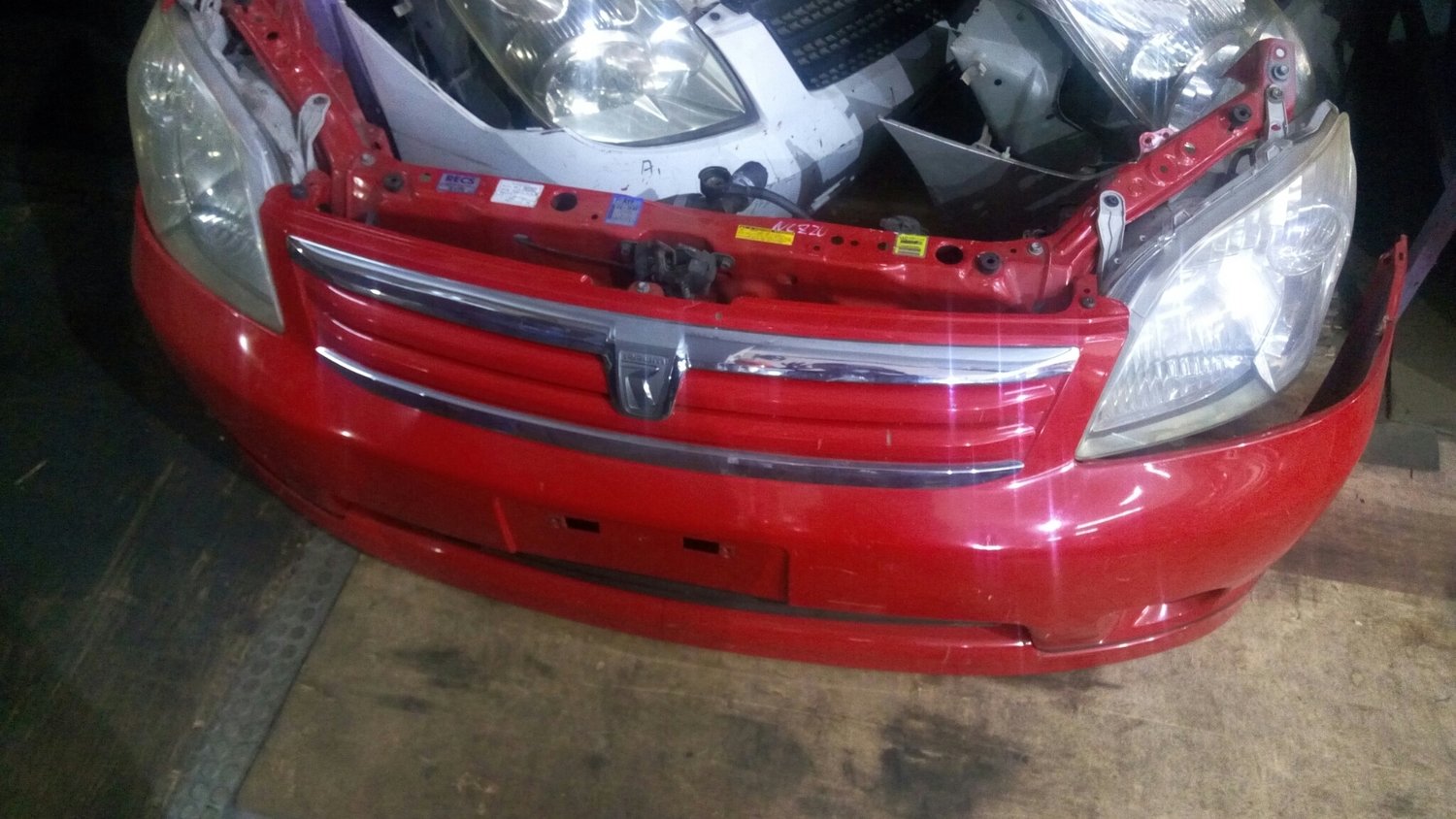 Toyota Raum nosecut