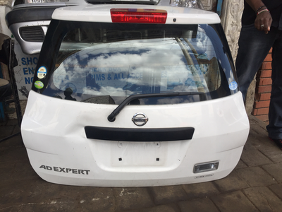 Nissan advan y12