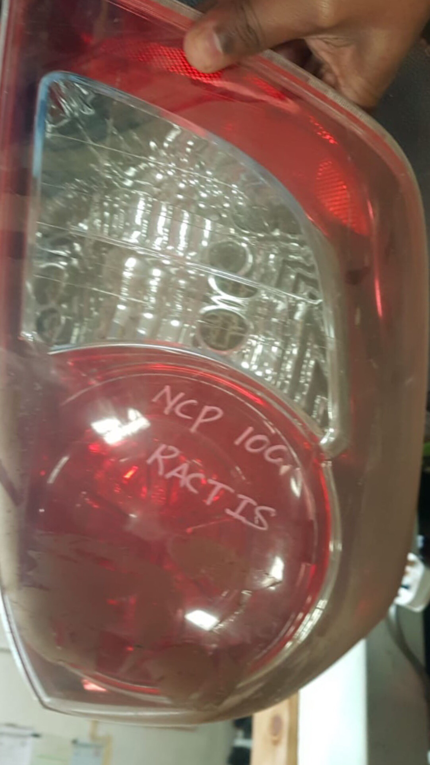 Toyota ractis tail light 